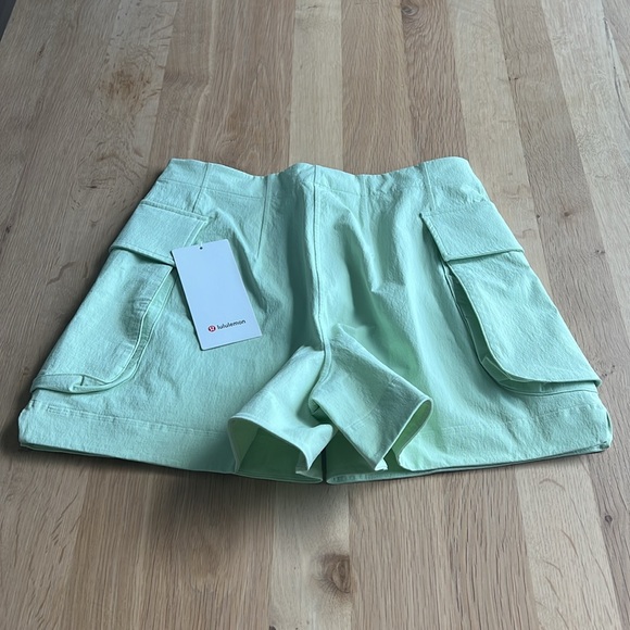 Lululemon Relaxed Fit SHR Cargo Short 4” - Picture 5 of 6